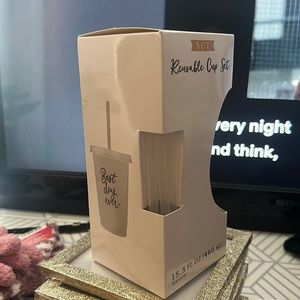 Reusable cups 5 with straws